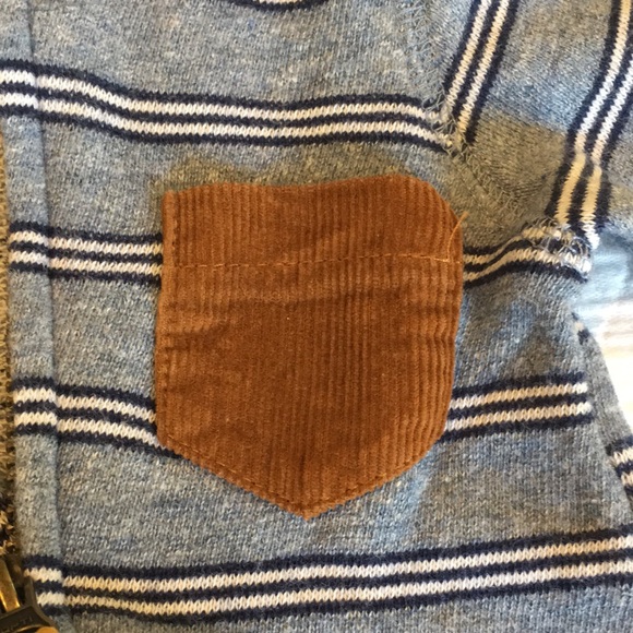 Carter’s Long Sleeved Hooded Onesie - Picture 4 of 5